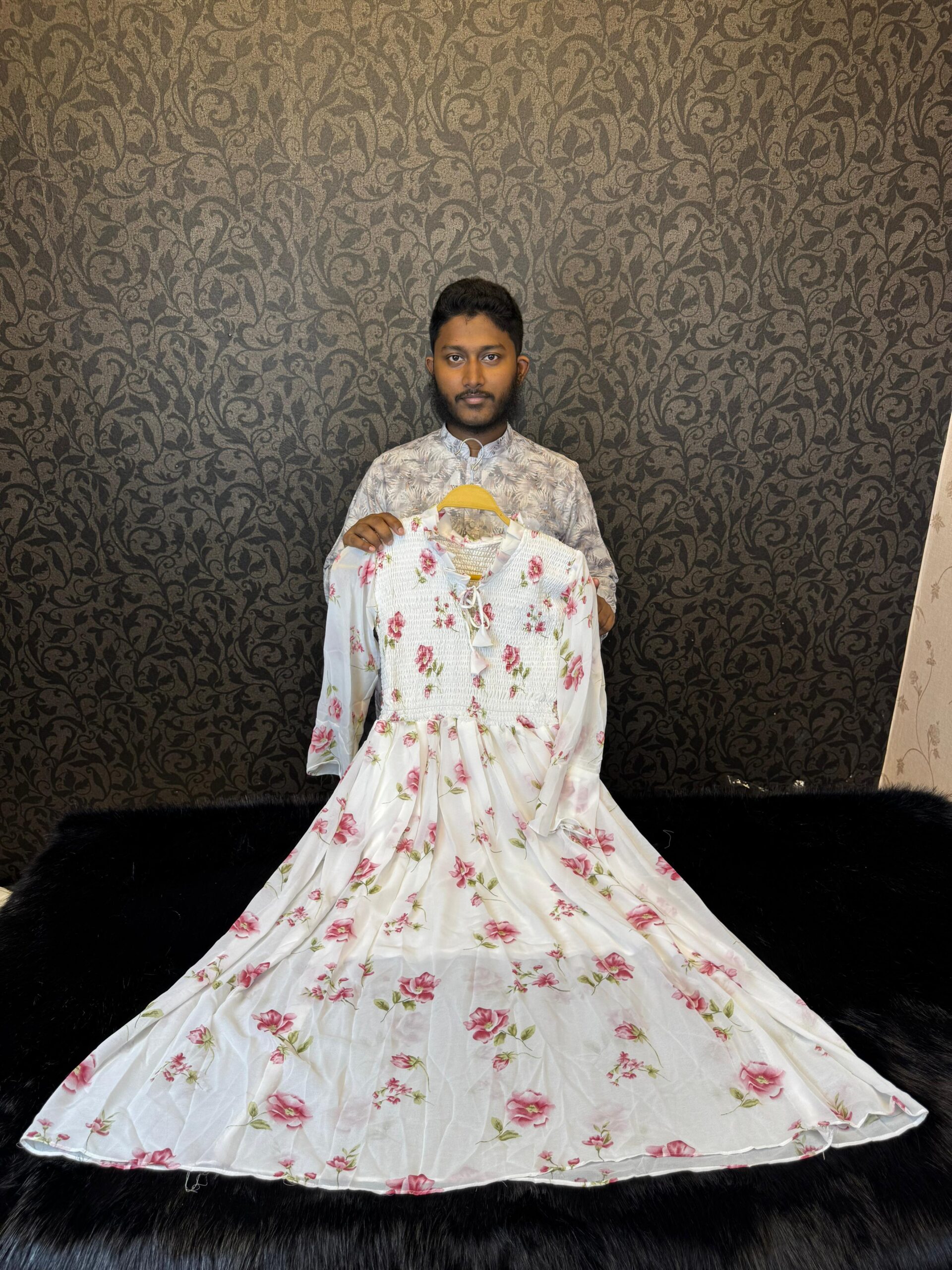 সাদা জর্জেট গাউন পেয়াজকালার ফুল