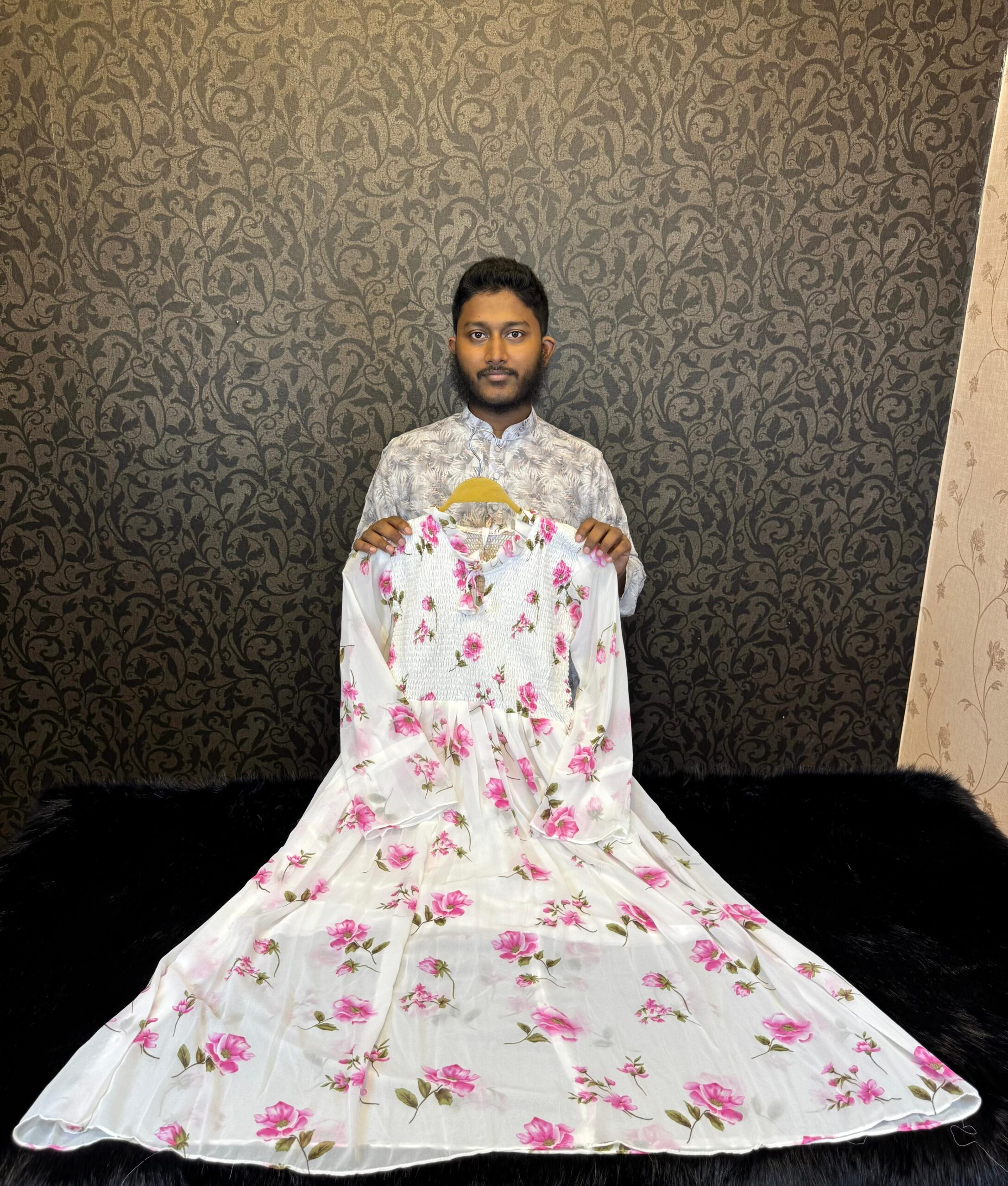 সাদা জর্জেট গাউন গোলাপি কালার ফুল