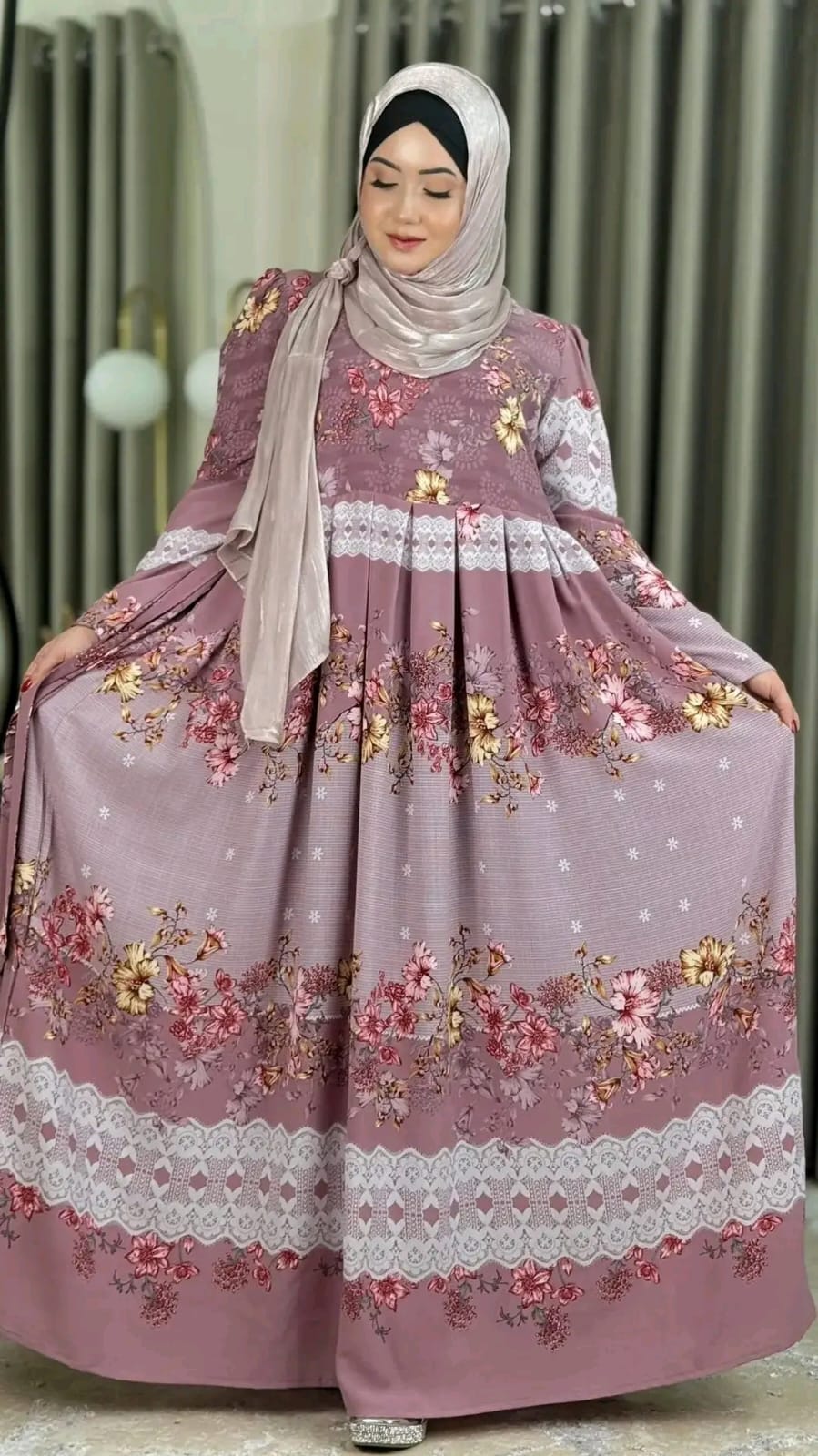 সানজিদা ফ্লোরাল গাউন  গোলাপি বেগুনি কালার